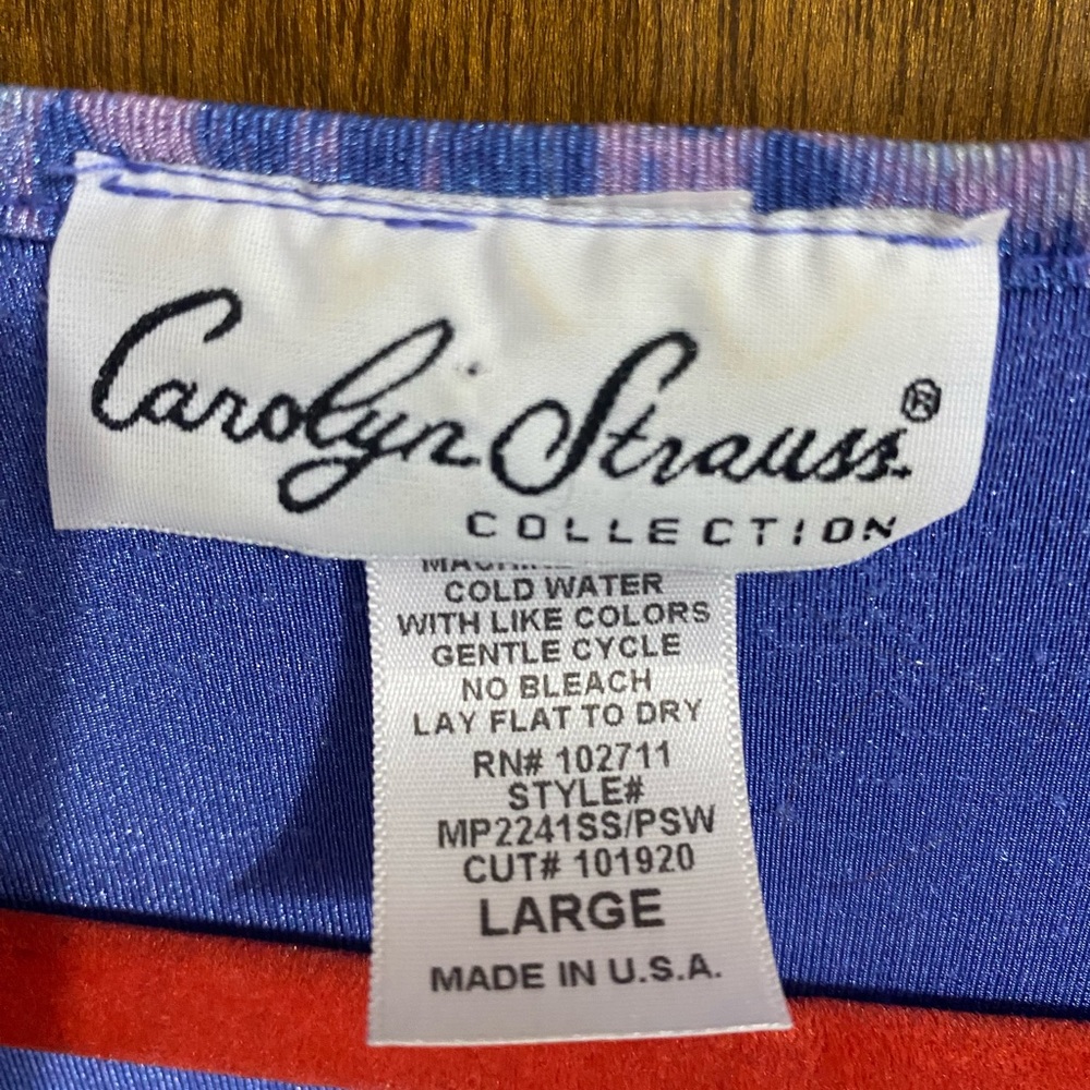 Periwinkle color top & pant set.  Short sleeve top.  Size large. - Picture 4 of 5